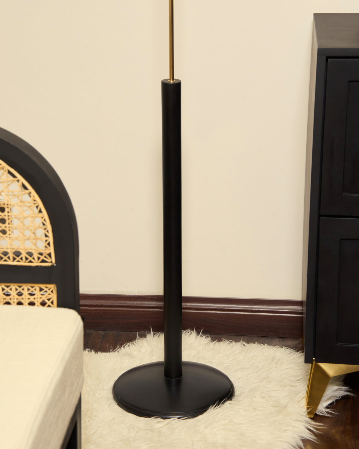 Needle Lamp (Black)