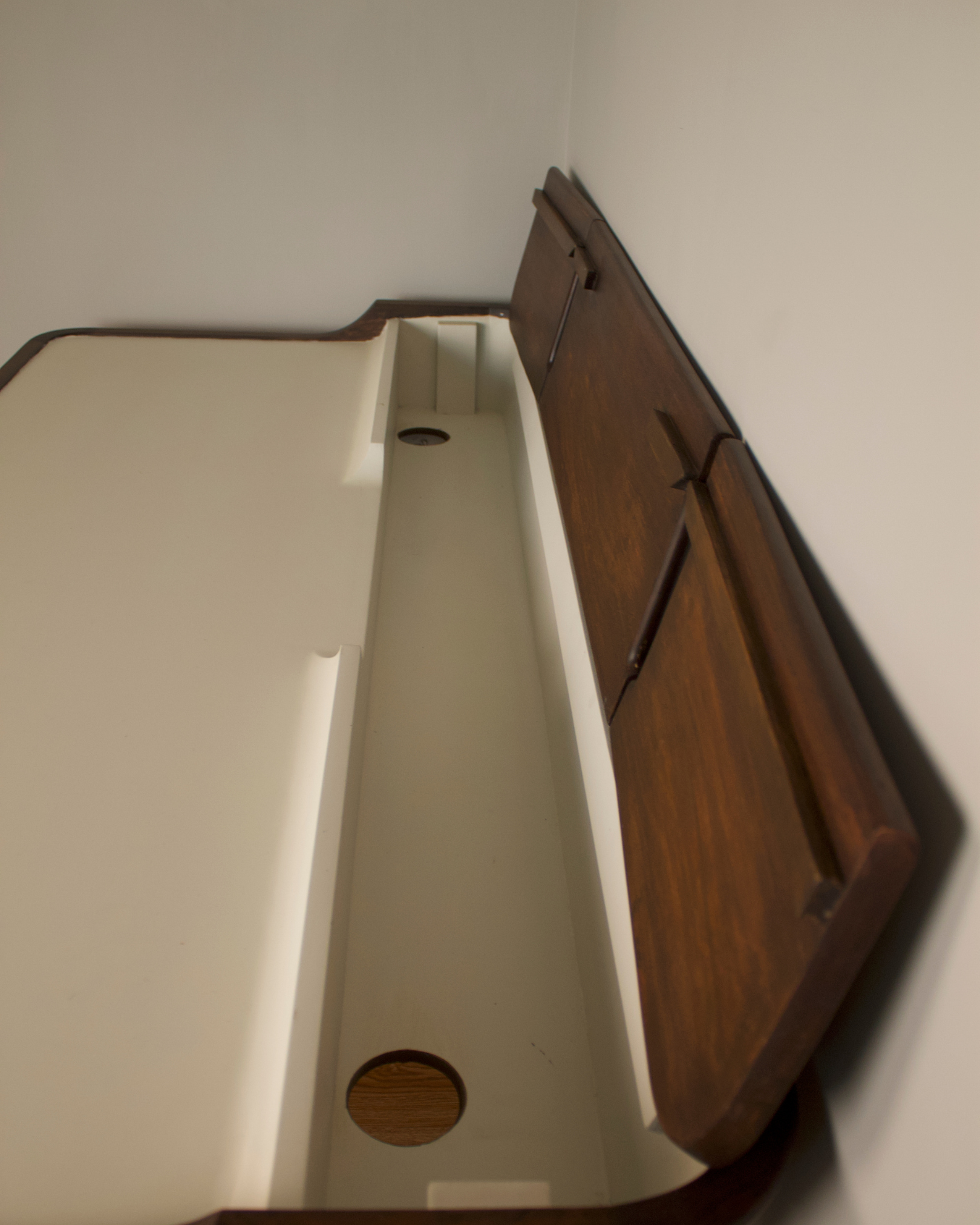 Sydney Desk