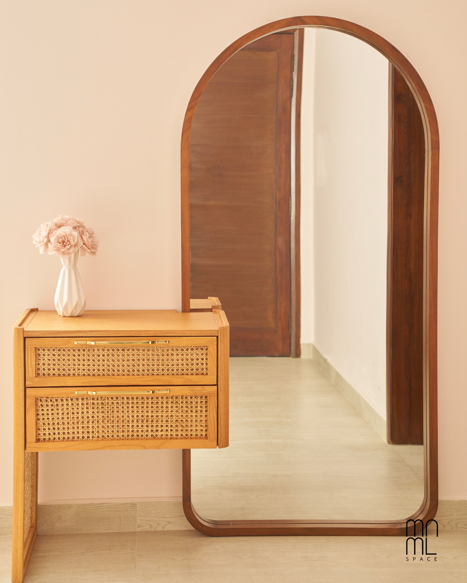 Cane Dresser
