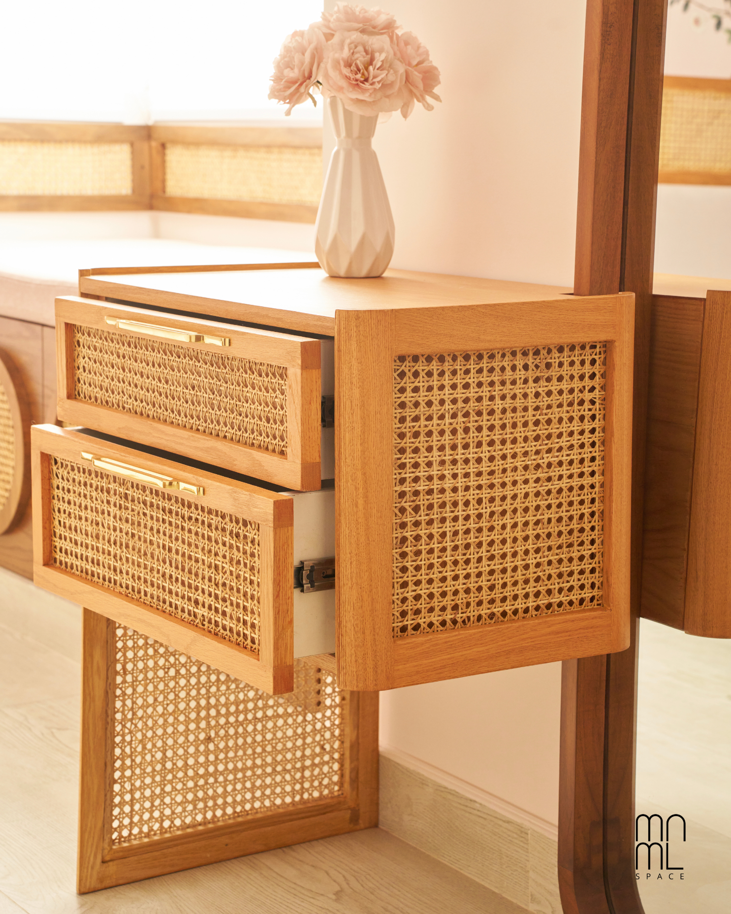 Cane Dresser