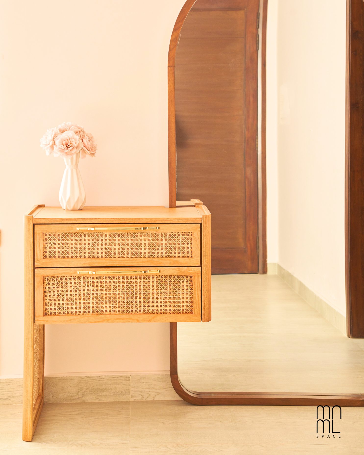 Cane Dresser