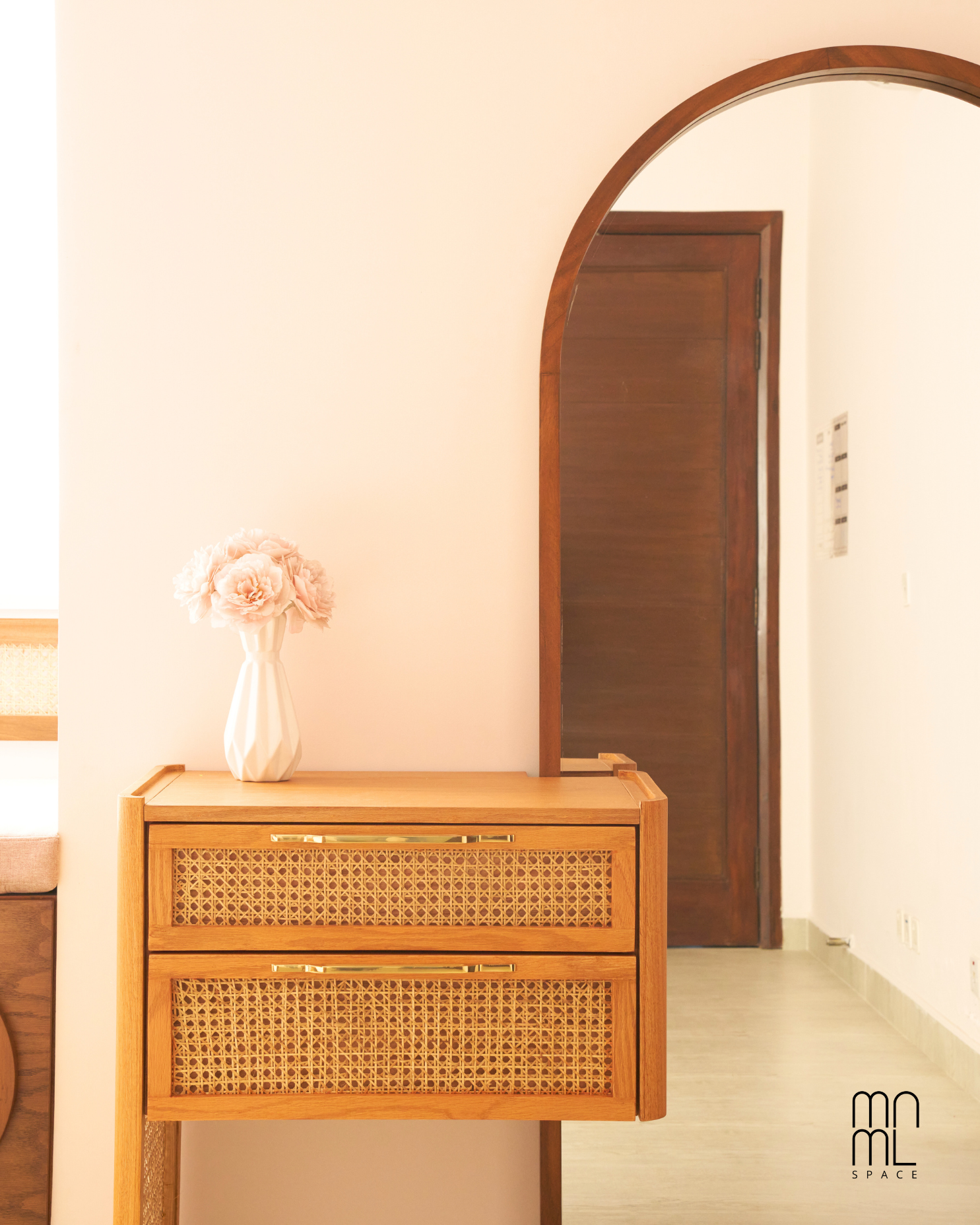 Cane Dresser
