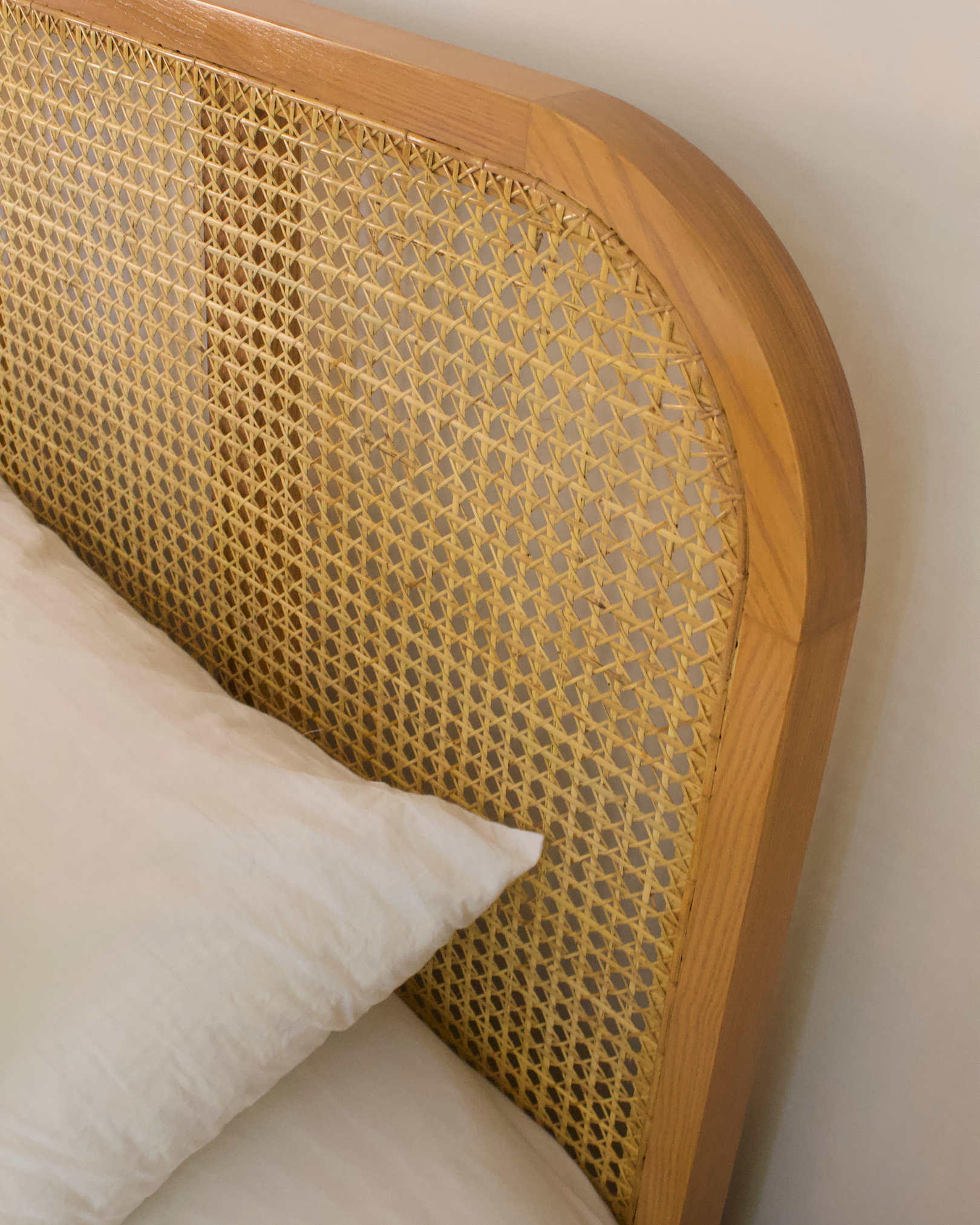 Cane Bed